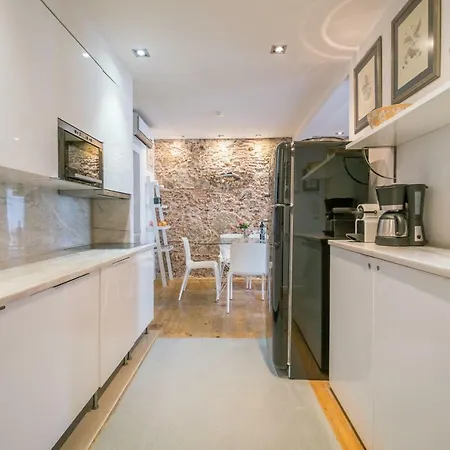 Sunny Center Apartment *