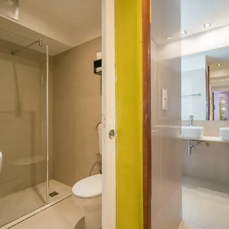 Sunny Center Apartment